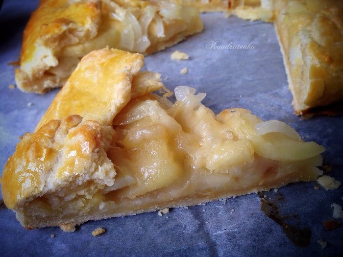 Яблочно-луковая галета