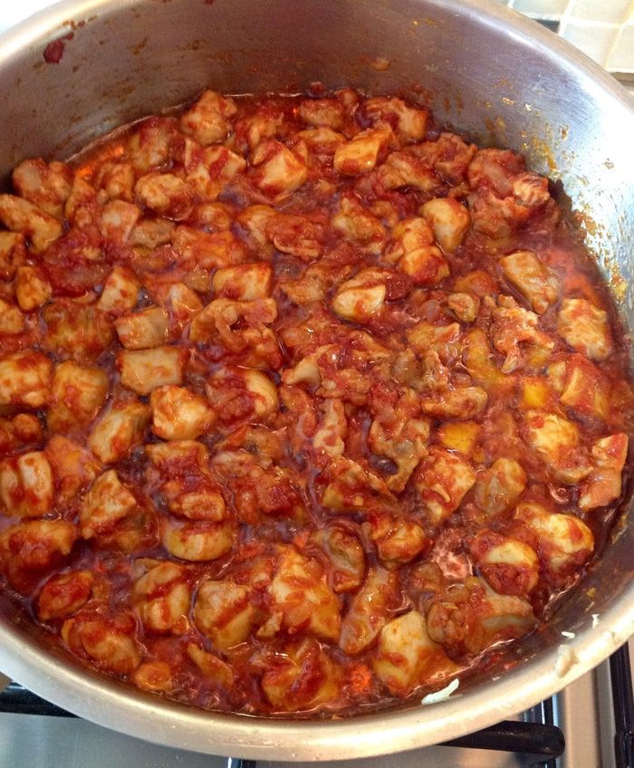 Курица с зеленым горошком и овощами  (Tavuklu bezelye)