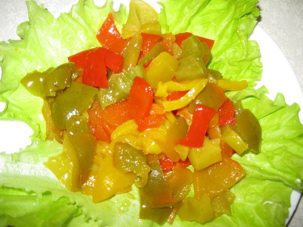 Салат из запеченных перцев