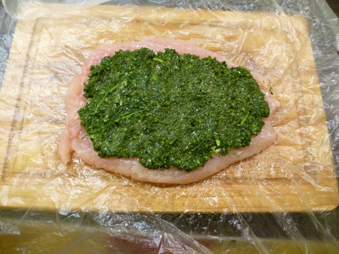 Отварные куриные рулетики с двумя видами начинки