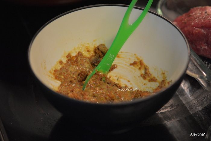 Свиная вырезка под горчичным соусом