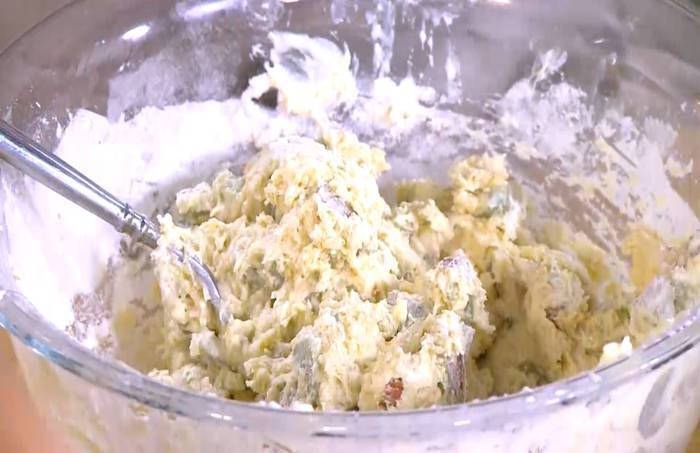 Сливочные булочки с ревенем 