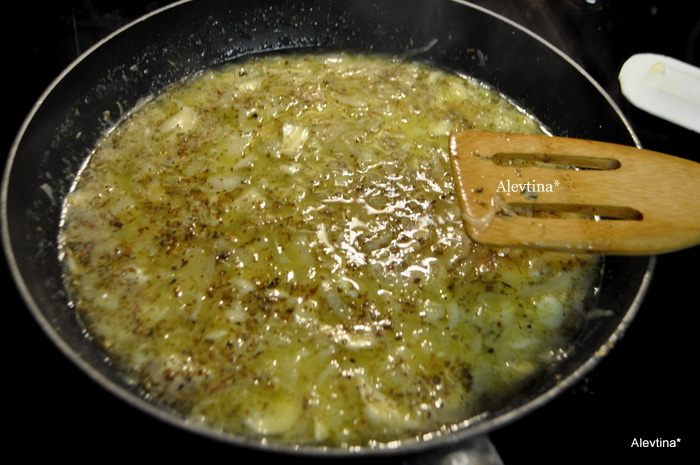 Жаркое из свинины с луком, чесноком и цитрусом