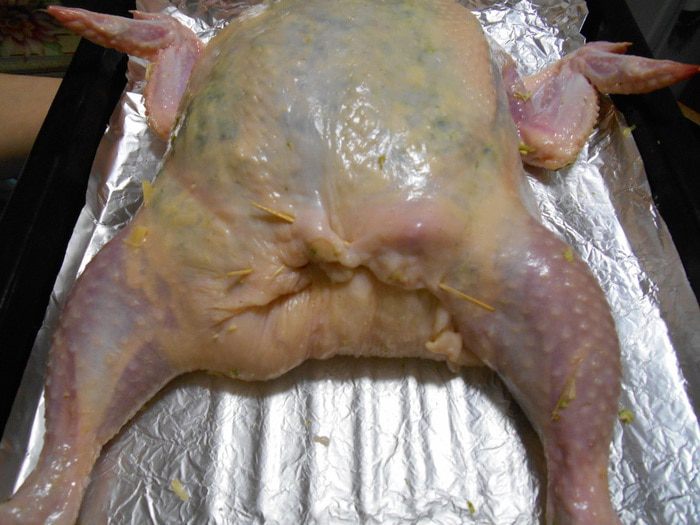 Запеченная блинная курочка с двумя начинками