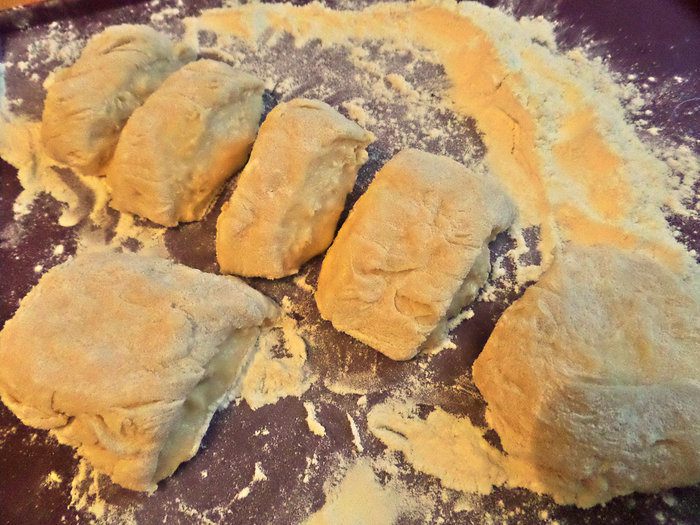 Ватрушки с голубикой и яблоком
