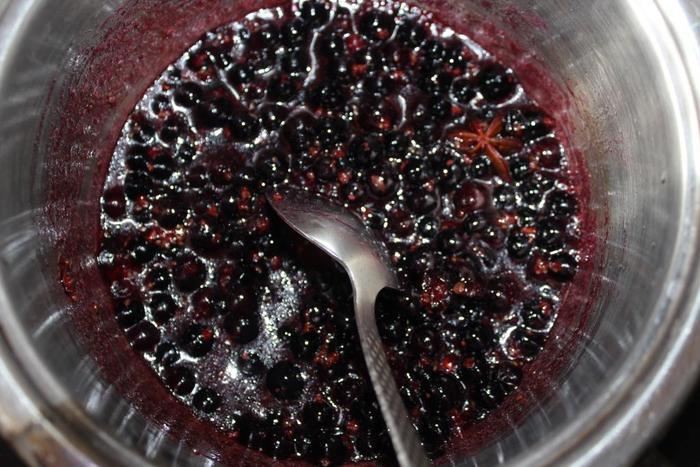 Чатни из черной смородины