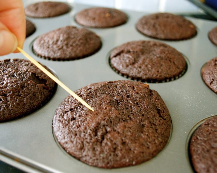 Шоколадные капкейки со вкусом чая Эрл Грей и соленой карамелью