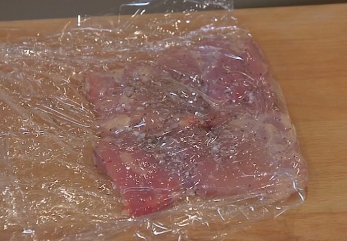 Рисовый салат с курицей, ананасом и сладким перцем 