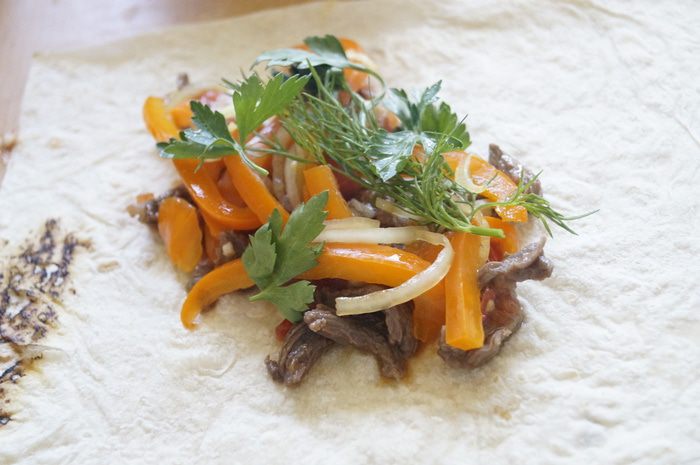 Фахитос по-мексикански с говядиной