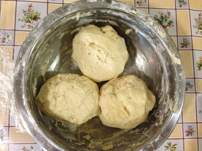 Рогалики дрожжевые с вареньем