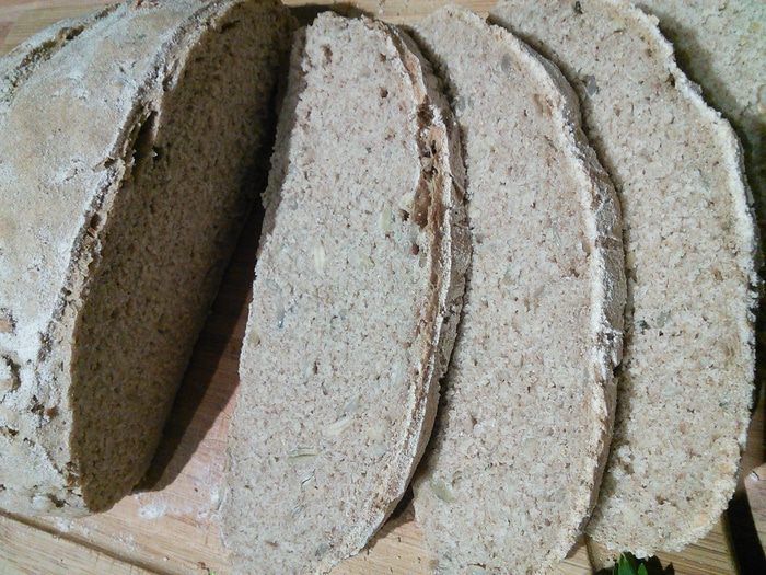 Хлеб с семечками из трёх видов муки