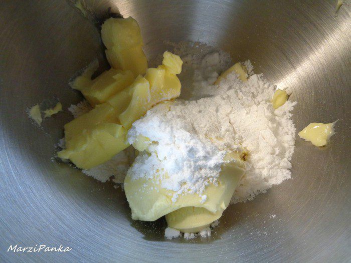 Тыквенные маффины с орехами и клюквой