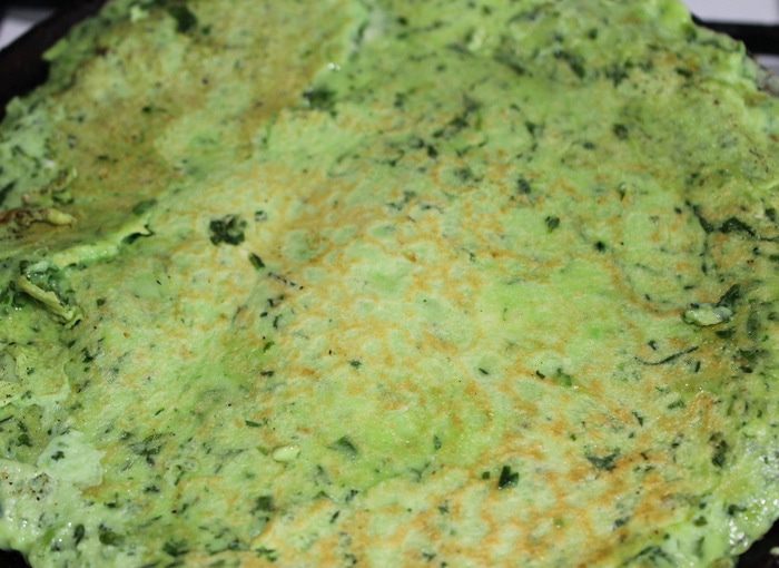 Запеченный куриный рулет с омлетом