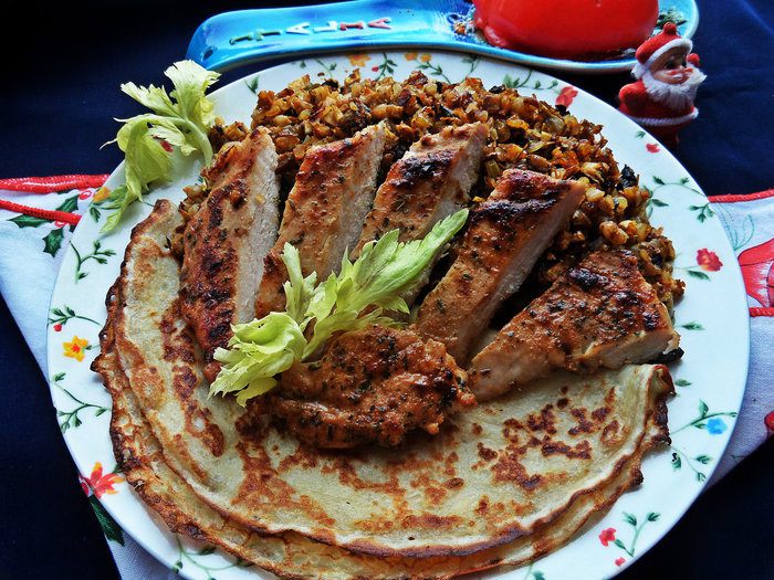 Курочка с гречкой и грибами