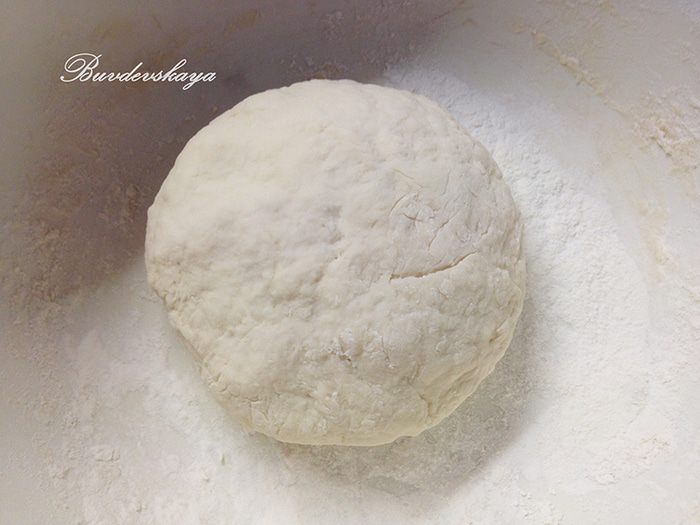 Спиралевидные лепешки с творогом и сыром 