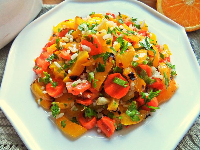 Морковный салат с курицей
