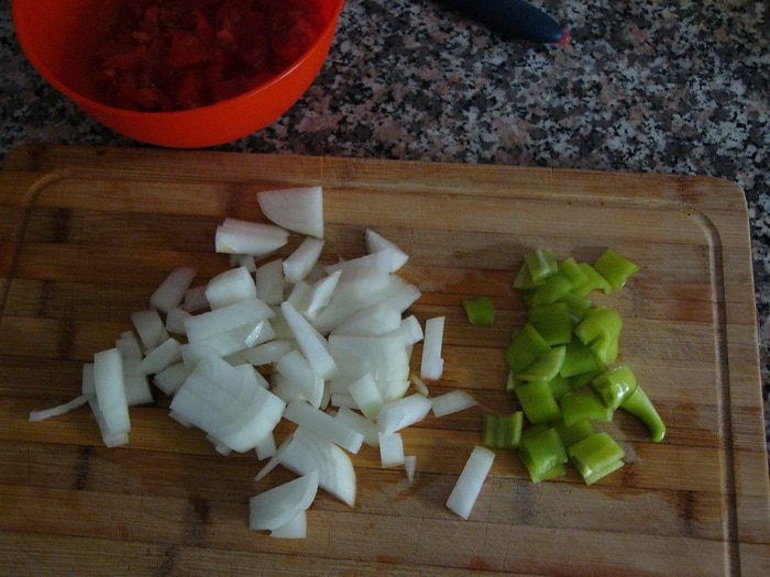 Баклажан, тушеный на оливковом масле с помидорами (Zeytınyaglı patlıcan)