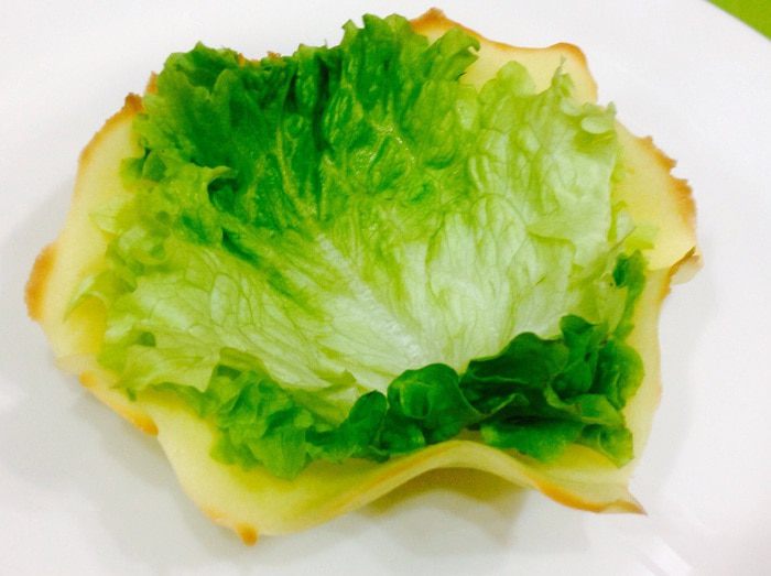 Сырные кубики в съедобных корзиночках