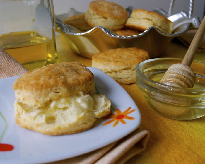 Слоистые булочки &amp;quot;универсальные&amp;quot; (flaky buttermilk biscuits)