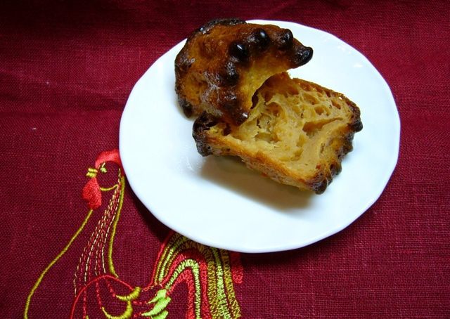 Канеле с арахисовой пастой