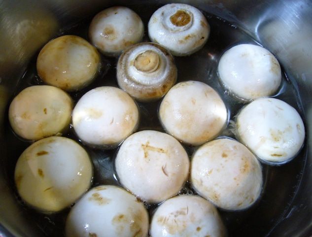 Шампиньоны маринованные