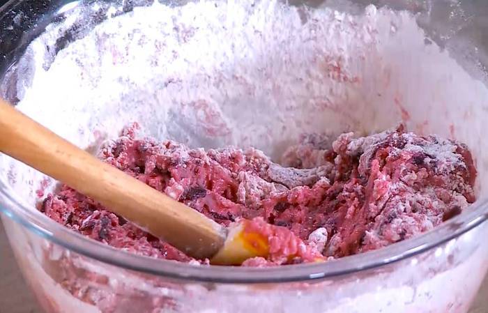 Свекольный пирог с орехами 