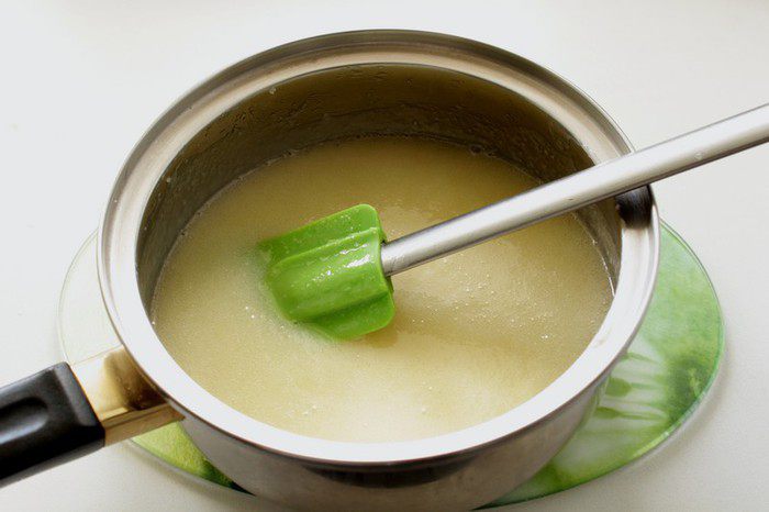 Яблочный пирог с карамельной заливкой