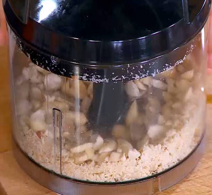 Шоколадный пирог с арахисом 