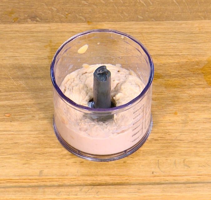 Котлетки из фасоли со сладким перцем и чили 