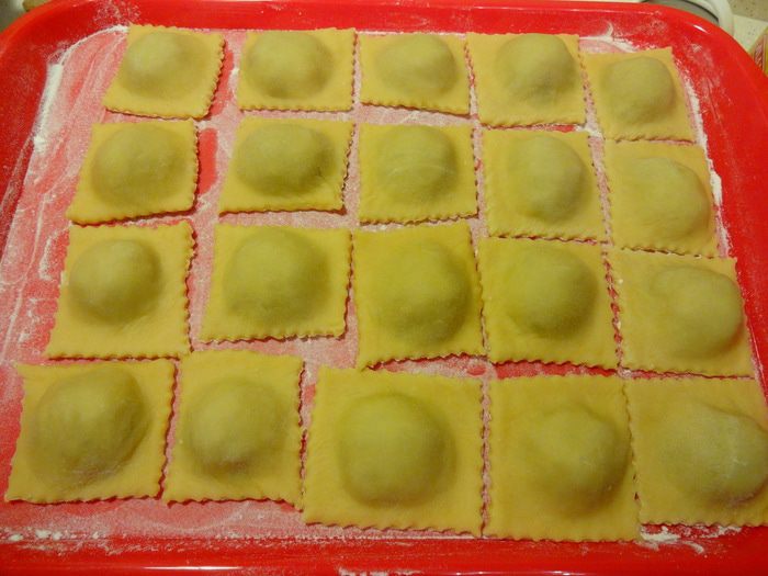 Равиоли с мясным соусом