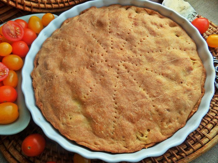 Закрытый пирог с рисом и курицей