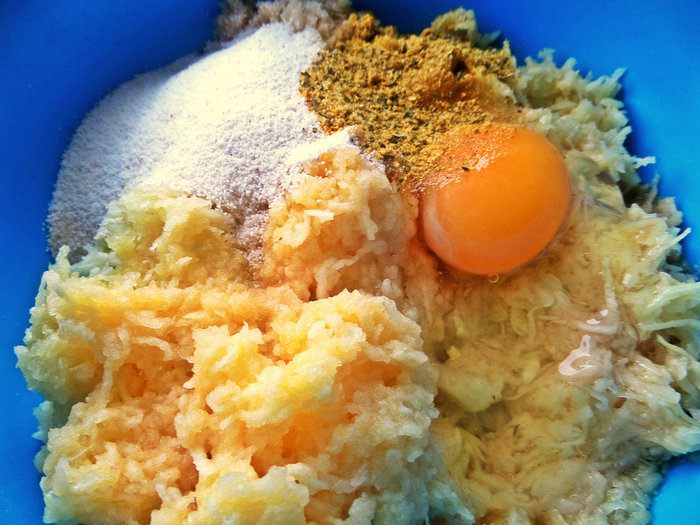 Драники из картофеля, кабачка и яблока