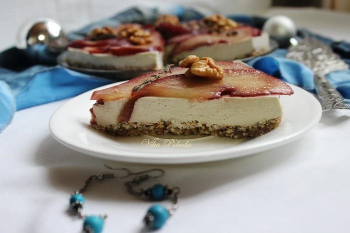 Чизкейк с голубым сыром и пьяной грушей