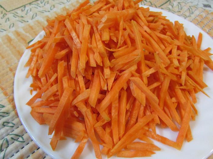 Куриные желудки с овощами