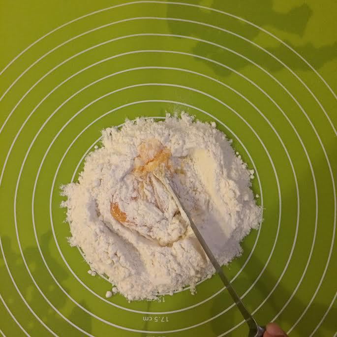 Куриный бульон с домашней лапшой