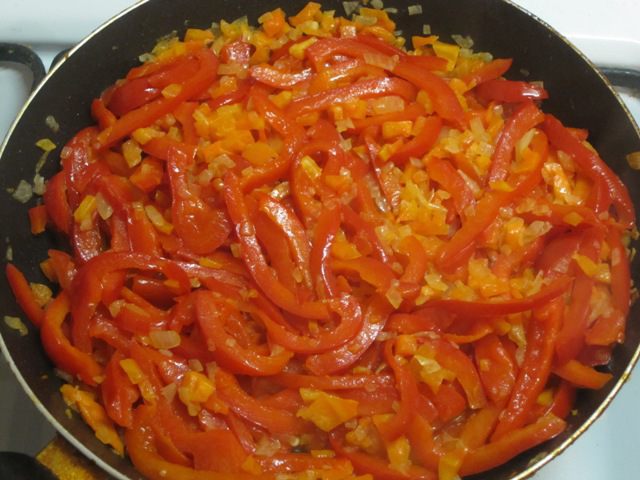 Соба с курицей и овощами