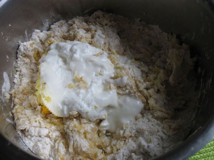 Нежные булочки с цедрой лимона и апельсина