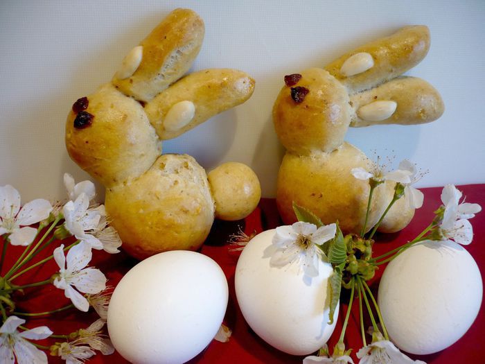 Пасхальные зайцы «В темно-синем лесу...»