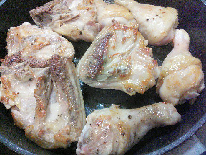 Жаркое из курицы с айвой