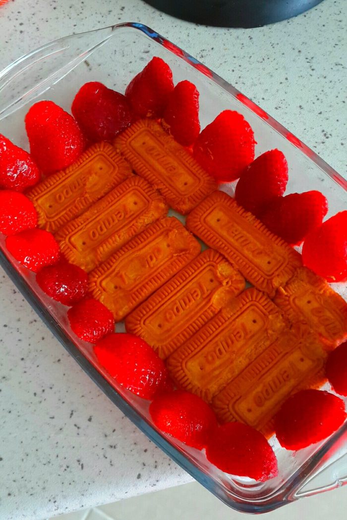 Клубнично-творожный торт