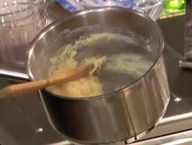 Тарталетки с креветками и соусом бешамель 