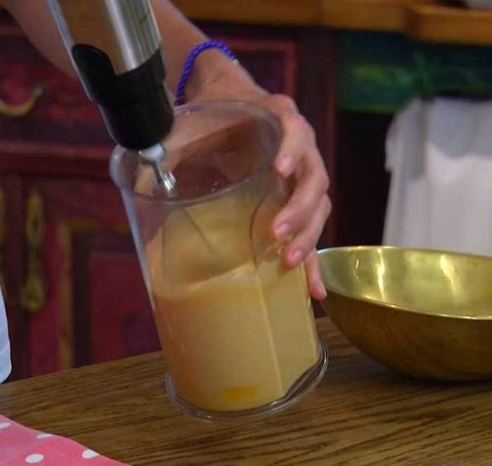 Сливочное парфе с инжирным соусом