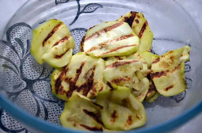 Штрудель с кабачками, ветчиной и сыром