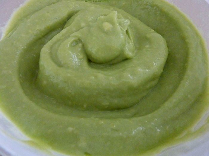 Салат с апельсинами, авокадо и сыром фета 