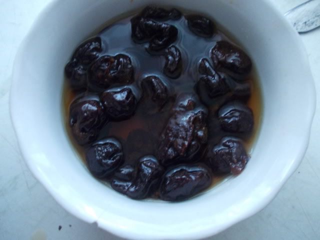 Ребрышки с черносливом и коньяком