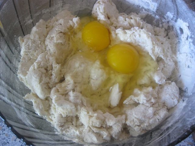 Сдобная булка с изюмом