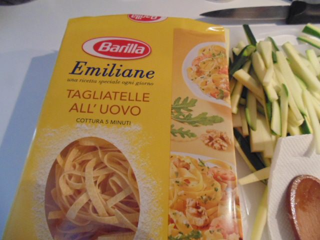 Тальятелле с цукини и креветками