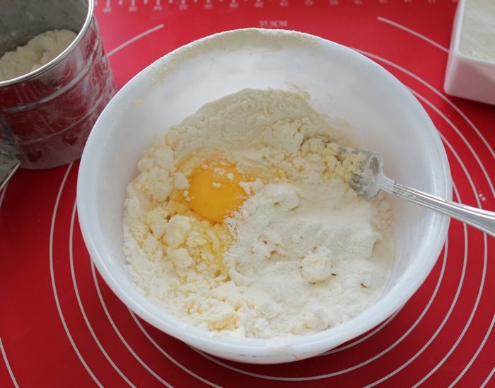 Тарт с миндалем и яблоками