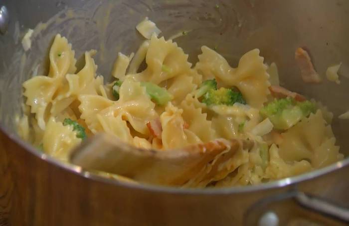 Паста, запеченная с тыквой и брокколи