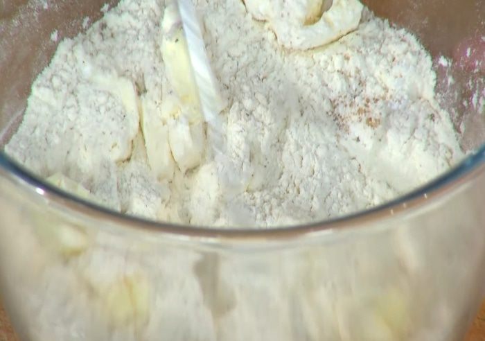 Картофельное печенье с сыром и грудинкой 